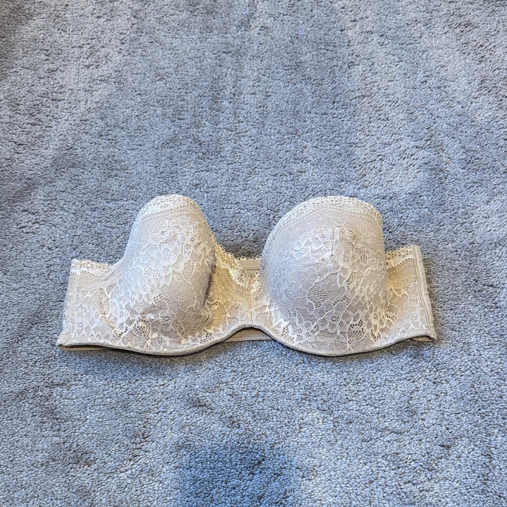 B. Tempt'D Tan Lace Strapless Bra SIZE 38C